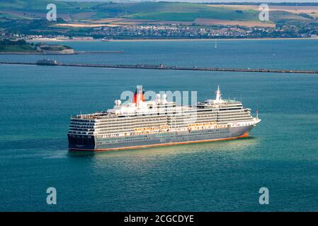 Portland, Dorset, Royaume-Uni. 10 septembre 2020. Le bateau de croisière vide Cunard Queen Victoria à l'ancre dans le port de Portland à Dorset pendant la fermeture de la croisière due à Covid-19. Crédit photo : Graham Hunt/Alamy Live News Banque D'Images