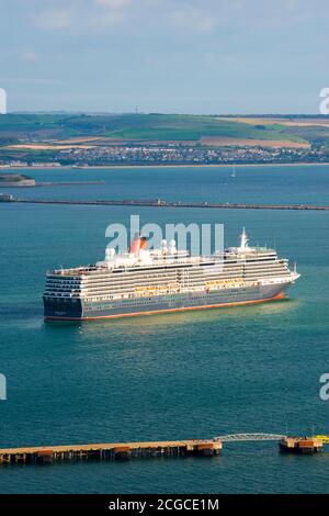 Portland, Dorset, Royaume-Uni. 10 septembre 2020. Le bateau de croisière vide Cunard Queen Victoria à l'ancre dans le port de Portland à Dorset pendant la fermeture de la croisière due à Covid-19. Crédit photo : Graham Hunt/Alamy Live News Banque D'Images