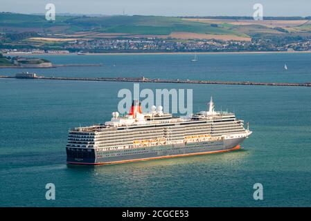 Portland, Dorset, Royaume-Uni. 10 septembre 2020. Le bateau de croisière vide Cunard Queen Victoria à l'ancre dans le port de Portland à Dorset pendant la fermeture de la croisière due à Covid-19. Crédit photo : Graham Hunt/Alamy Live News Banque D'Images