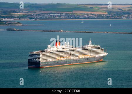 Portland, Dorset, Royaume-Uni. 10 septembre 2020. Le bateau de croisière vide Cunard Queen Victoria à l'ancre dans le port de Portland à Dorset pendant la fermeture de la croisière due à Covid-19. Crédit photo : Graham Hunt/Alamy Live News Banque D'Images