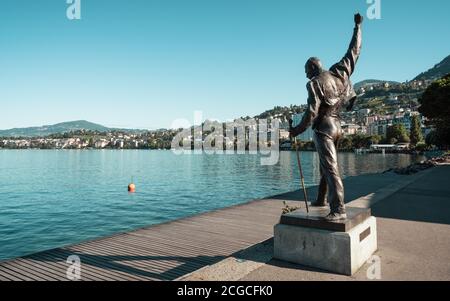 Montreux Suisse , 5 juillet 2020 : Freddie Mercury ancien chef du groupe musical Queen statue de bronze de l'artiste Irena sur la rive du lac de Genève à Montreux SWI Banque D'Images