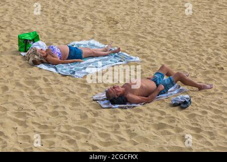 Bournemouth, Dorset, Royaume-Uni. 10 septembre 2020. Météo au Royaume-Uni : chaud et ensoleillé, tandis que les visiteurs se rendent au bord de la mer pour profiter du soleil sur les plages de Bournemouth. Crédit : Carolyn Jenkins/Alay Live News Banque D'Images