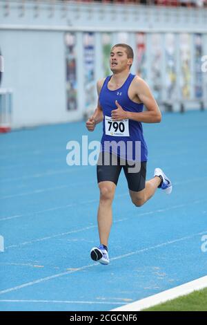 ISTANBUL, TURQUIE - 04 SEPTEMBRE 2020 : athlète indéfini en course pendant les championnats d'athlétisme turcs Banque D'Images