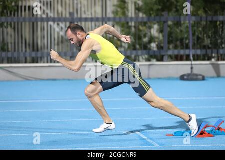 ISTANBUL, TURQUIE - 04 SEPTEMBRE 2020 : athlète indéfini en course pendant les championnats d'athlétisme turcs Banque D'Images