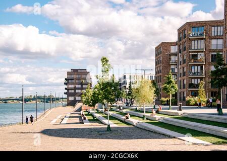 Mainz, Rheinland-PfalzGermany août 2020 , New Just Built structures appartement condo au port sur le Rhin à Mayence par le rhin Banque D'Images