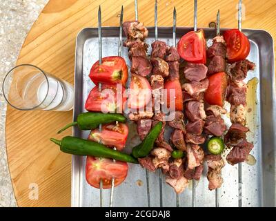 Kebab de style turc et raki turc Banque D'Images