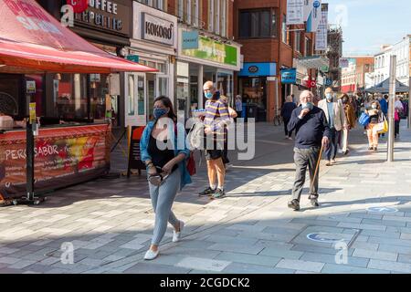 Maidenhead, Berkshire, Royaume-Uni. 10 septembre 2020. Le nombre de cas de tests Covid-19 positifs dans le quartier royal de Maidenhead et de Windsor a augmenté de 10 au cours des 24 dernières heures. En raison d'un pic de nouveaux cas dans diverses régions d'Angleterre, de nouvelles restrictions ont été mises en place par le gouvernement lundi prochain, où seulement six personnes peuvent maintenant socialiser ensemble. Il y a quelques exceptions limitées à cela. Crédit : Maureen McLean/Alay Live News Banque D'Images