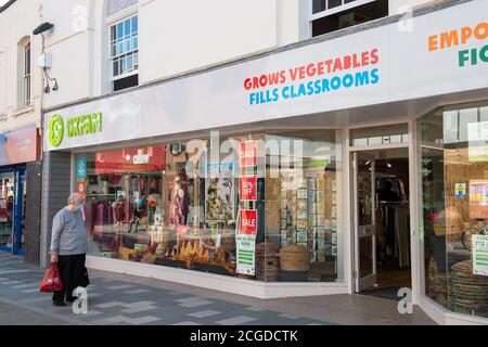 Maidenhead, Berkshire, Royaume-Uni. 10 septembre 2020. Le nombre de cas de tests Covid-19 positifs dans le quartier royal de Maidenhead et de Windsor a augmenté de 10 au cours des 24 dernières heures. En raison d'un pic de nouveaux cas dans diverses régions d'Angleterre, de nouvelles restrictions ont été mises en place par le gouvernement lundi prochain, où seulement six personnes peuvent maintenant socialiser ensemble. Il y a quelques exceptions limitées à cela. Crédit : Maureen McLean/Alay Live News Banque D'Images