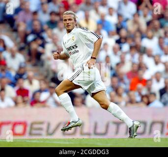 DAVID BECKHAM REAL MADRID CONTRE REAL BETIS FOOTBALL MATCH, MADRID, ESPAGNE. 30 AOÛT 2003 PHOTO CRÉDIT : © MARK PAIN / PHOTO DE STOCK D'ALAMY Banque D'Images