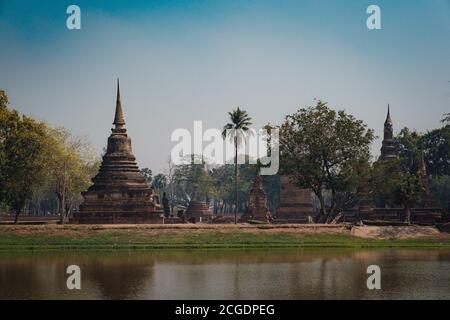 Wat Chana Songkhram. Un des plus grands chedis de Sukhothai. Le temple a probablement été construit au XIVe siècle. Son nom se traduit par - temple du Banque D'Images