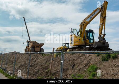 Talaplow, Berkshire, Royaume-Uni. 10 septembre 2020. Les travaux se poursuivent sur la construction de nouveaux ponts à travers la M4 pour la conversion de la M4 en autoroute intelligente. La construction du nouveau pont élargi et de la route à Taplow juste avant le village de Dorney progresse rapidement. Crédit : Maureen McLean/Alay Live News Banque D'Images