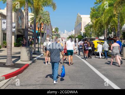 Une foule de visiteurs au parc à thème Universal Studios Florida Banque D'Images