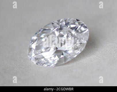 New York, États-Unis. 10 septembre 2020. Sotheby's dévoile UN diamant « parfait » de 100 carat le mercredi 9 septembre 2020 à New York. Seulement sept autres D couleur intérieur impeccable ou impeccable diamants blancs plus de 100 carats ont été vendus à la vente aux enchères, ce qui en fait la huitième. Photo de John Angelillo/UPI crédit: UPI/Alay Live News Banque D'Images