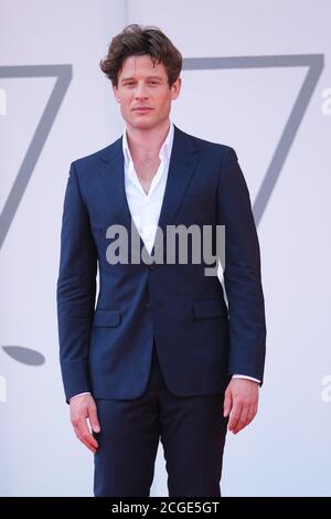 Palazzo del Cinema, Lido, Venise, Italie. 10 septembre 2020. James Norton pose sur le tapis rouge pour nulle part spécial. Photo par crédit : Julie Edwards/Alamy Live News Banque D'Images