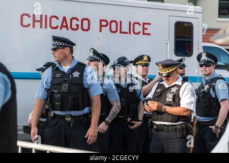 Chicago, États-Unis. 2 août 2018. Tard dans la journée, la police de Chicago a manifesté contre la violence par armes à feu à Wrigley Field. Banque D'Images