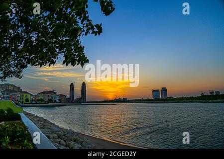 Vue sur le coucher du soleil à Pearl , Doha Qatar Banque D'Images