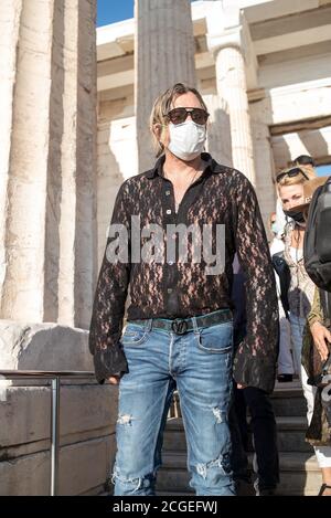 10 septembre 2020, Athènes, Grèce: L'acteur Mickey Rourke visite l'Acropole d'Athènes avant de filmer un nouveau drame Homme de Dieu. (Image de crédit : © Aristidis VafeiadakisZUMA Wire) Banque D'Images