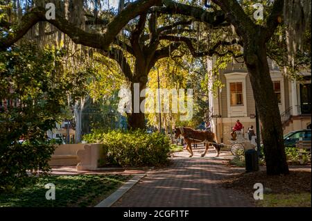 La place Chippewa dans le quartier historique de Savannah, Géorgie, Etats-Unis. Banque D'Images