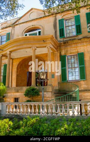 Le Owens Thomas House and Slave Quarters, situé sur la place Oglethorpe, est une maison historique dans le quartier historique de Savannah, en Géorgie, aux États-Unis. Banque D'Images