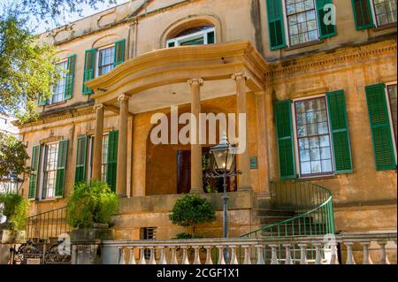 Le Owens Thomas House and Slave Quarters, situé sur la place Oglethorpe, est une maison historique dans le quartier historique de Savannah, en Géorgie, aux États-Unis. Banque D'Images