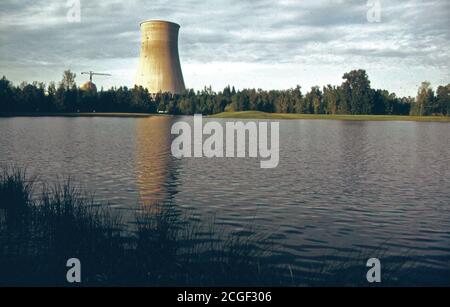 Centrale nucléaire à Troie Rainier sur la rivière Columbia. Construit par la Portland General Electric Company en vertu d'un permis de l'AEC, le projet a rencontré une vive opposition des environnementalistes et autres 05/1973 Banque D'Images