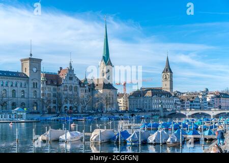 ZURICH, SUISSE - 21 AVRIL 2020 : vue sur le donwtown de Zurich. Banque D'Images