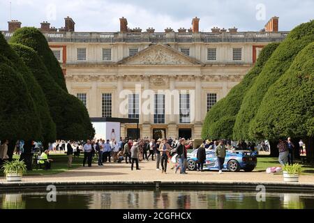 Cours of Elegance 2020, Hampton court Palace, Londres, Royaume-Uni, Europe Banque D'Images