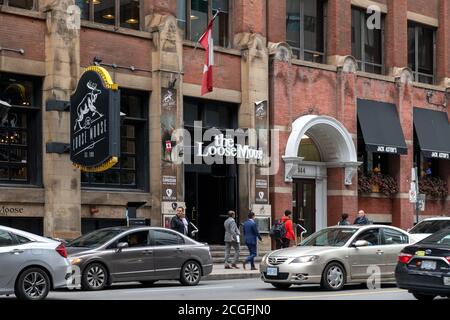 03/10/2018 TORONTO, RUE CANADA de Toronto ville et ambiance du célèbre bar-restaurant Loose Moose. Le Loose Moose est un bar animé dans le centre-ville de Toront Banque D'Images