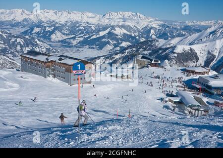 Vue sur le domaine skiable du glacier de Kitzsteinhorn. Kaprun, Alpes autrichiennes Banque D'Images