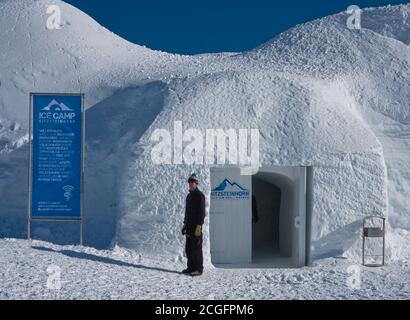 Igloo dans les montagnes, station de ski de Kaprun, glacier de Kitzsteinhorn. Autriche Banque D'Images
