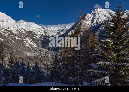 matin au village de gressoney saint jean. Vallée d'Aoste, Italie, Europe Banque D'Images