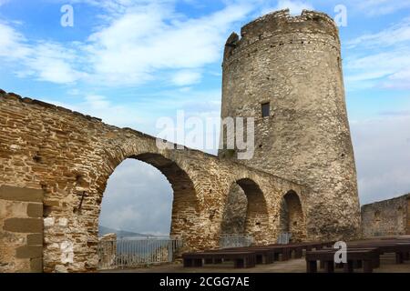 Les ruines avec la tour du château de Spis, Slovaquie Banque D'Images