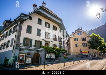 Montreux Suisse , 5 juillet 2020 : Maison Visinand une maison historique transformée en centre culturel dans la vieille ville de Montreux Suisse Banque D'Images