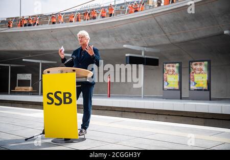 Stuttgart, Allemagne. 11 septembre 2020. L'architecte Christoph Ingenhoven s'adresse aux représentants des médias lors de l'ouverture de la nouvelle escale "Staatsgalerie". Ingenhoven est l'architecte de l'arrêt, qui a été construit dans le cadre des travaux de construction de Stuttgart 21. Credit: Christoph Schmidt/dpa/Alay Live News Banque D'Images