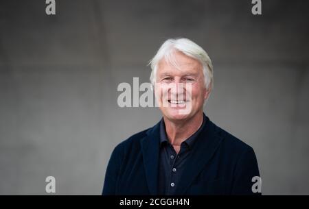 Stuttgart, Allemagne. 11 septembre 2020. L'architecte Christoph Ingenhoven est debout sur une plate-forme à la nouvelle station 'Staatsgalerie'. Ingenhoven est l'architecte de l'arrêt, qui a été construit dans le cadre des travaux de construction de Stuttgart 21. Credit: Christoph Schmidt/dpa/Alay Live News Banque D'Images