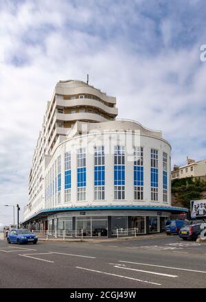 L'immense chef-d'œuvre art déco, Marine court. Sur le front de mer à St Leonards on Sea. Banque D'Images