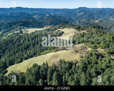 Vue d'ensemble II - vue aérienne de l'aire de loisirs d'Austin Creek. Guerneville, Californie, États-Unis Banque D'Images