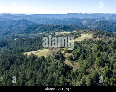 Vue d'ensemble I - vue aérienne de l'aire de loisirs d'Austin Creek. Guerneville, Californie, États-Unis Banque D'Images