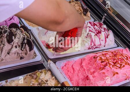 Gastronomique italienne classique gelato glace gelatto afficher en boutique Banque D'Images