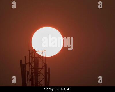 Silhouette de tours de télécommunication Banque D'Images