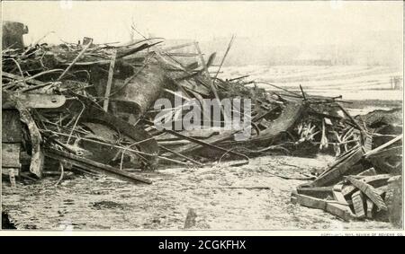 . La guerre civile à travers l'appareil photo : des centaines de photos éclatantes prises en temps de guerre civile, ainsi que la nouvelle histoire d'Elson . PROTÉGER LES O. & A. PRÈS DU raid DE UNION MILLS Jacksons autour de l'armée des papes sur les stations de Bristoe et de Manassas en août, l'ISG2 a enseigné aux généraux fédéraux que le chemin de fer et la base de fournitures doivent être gardés. L’armée du pape était à court de subsistance et de fourrage, et le chemin de fer à voie unique était inadéquat. DÉBRIS DU RAID DE JACKSONS SUR LE CHEMIN DE FER ORANGE et D'ALEXANDRIE ce tas de ferraille à Alexandrie était composé des restes de voitures et de moteurs détruits par Jackson a Banque D'Images