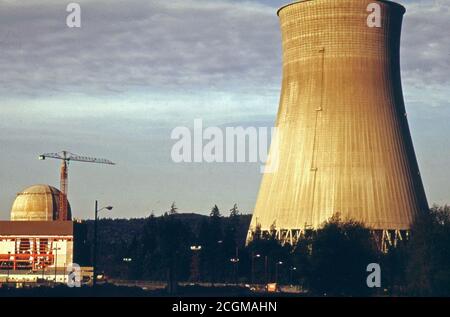 Centrale nucléaire à Troie Rainier sur la rivière Columbia. Construit par la Portland General Electric Company en vertu d'un permis de l'AEC, le projet a rencontré une vive opposition des environnementalistes et autres 05/1973 Banque D'Images