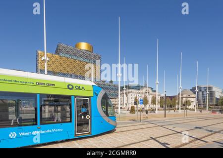 Le métro West Midlands qui relie Birmingham et Wolverhampton à la bibliothèque de Birmingham s'arrête sur Broad St, Birmingham, Angleterre, Royaume-Uni Banque D'Images