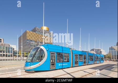 Le métro West Midlands qui relie Birmingham et Wolverhampton à la bibliothèque de Birmingham s'arrête sur Broad St, Birmingham, Angleterre, Royaume-Uni Banque D'Images