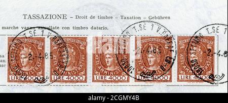 ROME, ITALIE - VERS SEPTEMBRE 2020 : timbres fiscaux italiens vintage Banque D'Images