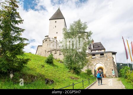 Entrée au château (burg) Mauterndorf dans l'État de Salzburgerland, Autriche. Banque D'Images