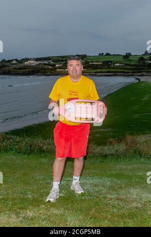 Inchydoney, West Cork, Irlande. 12 septembre 2020. Peter Walsh, ou 'Pedro' comme il est connu, marche à 50 km aujourd'hui, son 50ème anniversaire, pour recueillir des fonds pour la Lifeboat Inchydoney. Peter a commencé à Inchydoney Beach ce matin et traversera sa sam's Cross, Shannonvale, Ballinascarthy, Timoleague et Courtmacsherry avant de terminer à 18:00 à Incydoney. Crédit : AG News/Alay Live News Banque D'Images