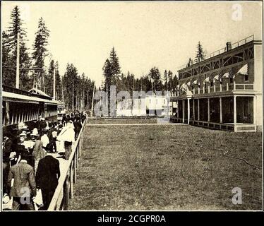 . The Street Railway journal . son départ sur le chemin d'origine à Oregon City. Entre cette ville et Portland, une petite entreprise de fret de paquet, mais rentable, a été opérée plusieurs années, deux voyages par jour étant faits sur la ligne avec une voiture électrique de fret. Oregon City est un point de compétition, le chemin de fer électrique devant concurrencer un chemin de fer et une ligne de bateau, et, bien que des tarifs de fret égaux facturés par toutes les lignes, le chemin de fer électrique contrôle l'activité de moins-que-carload. Cela est dû à la bonne salle de terminaison et à la commodité offerte aux expéditeurs Banque D'Images