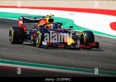 Toscane, Italie. 12 septembre 2020. Toscane, Italie. 12 septembre 2020. 23 ALBON Alexander (tha), Aston Martin Red Bull Racing Honda RB16, action pendant la Formule 1 Pirelli Gran Premio Della Toscana Ferrari 1000 2020, 2020 Tuscan Grand Prix, du 11 au 13 septembre 2020 sur l'Autodromo Internazionale del Mugello, à Scarperia e San Piero, près de Florence, Italie - photo Antonin Vincent / DPPI crédit: LM/DPPI/Florent Gooden/Alamy Live News Banque D'Images