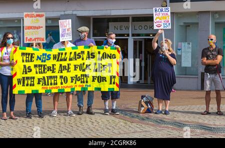 Bournemouth, Dorset, Royaume-Uni. 12 septembre 2020. Les employés du NHS Dorset disent « non » aux inégalités dans le secteur public après que le gouvernement ait annoncé des augmentations de salaire pour d'autres secteurs publics, mais ont exclu les infirmières du NHS et les médecins subalternes. De nombreux travailleurs du NHS se sentent sous-évalués et démoralisés, surchargés de travail et épuisés, ce qui met leur propre santé et leur propre sécurité en danger pendant la pandémie de Covid-19. Crédit : Carolyn Jenkins/Alay Live News Banque D'Images